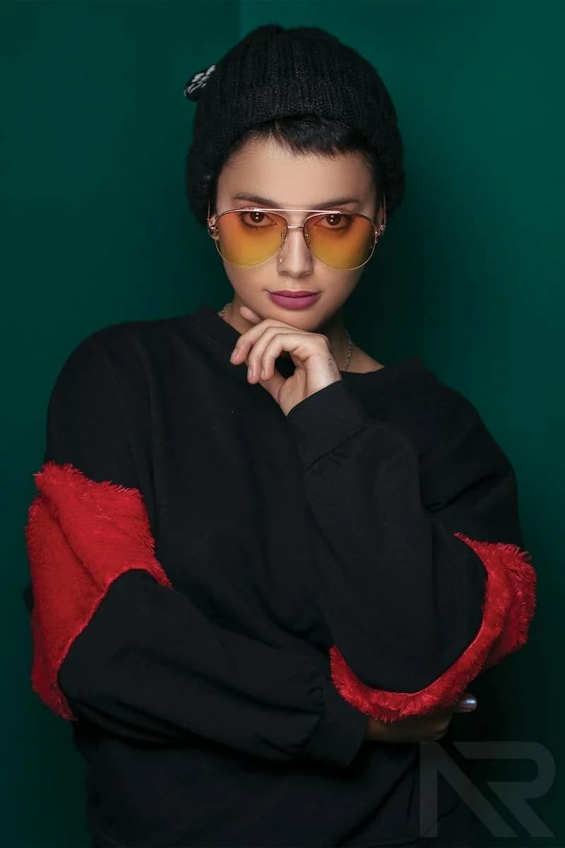 Studio Portraits Frame 4